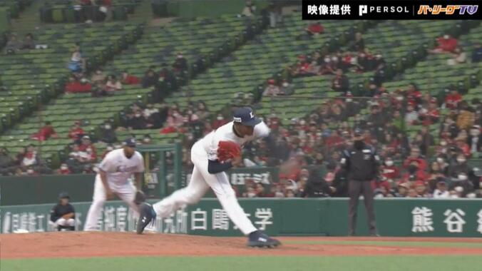 【写真・画像】「反省してなさそう」「怒られる内容がおもろい」 パフォーマンス男！西武の新助っ投・ヤンがゴロ捕らずにジャンプ→同僚・外崎修汰&コーチもオコ？　1枚目