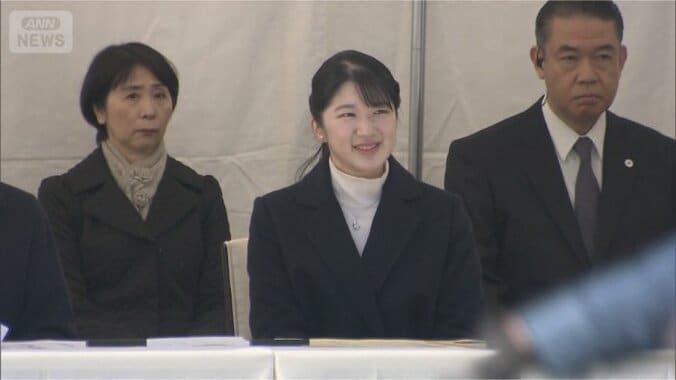 護衛馬や警備犬をご覧に