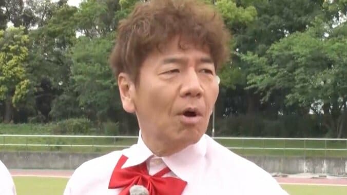 SixTONES田中樹、膝上15cmの超ミニスカ姿で美脚披露もくりぃむ有田は「もうこういうのやらなくてもいい位置に…」 3枚目