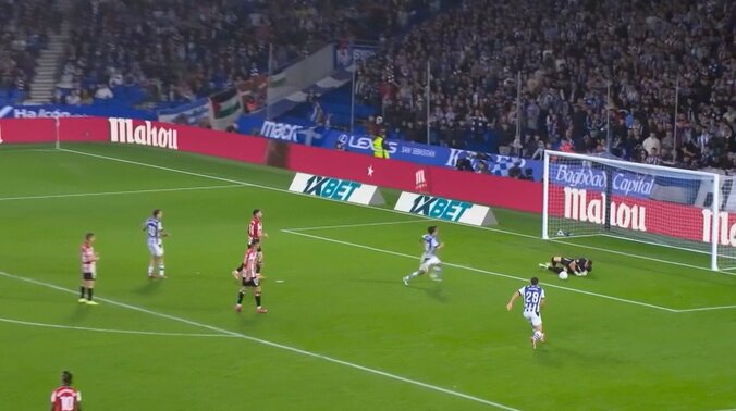 「呪われてるんか」久保建英“幻のアシスト”にファン落胆「確かに怪しかったもんな」こぼれ球回収→超冷静ラストパスでネット揺らすも取り消しに 4枚目