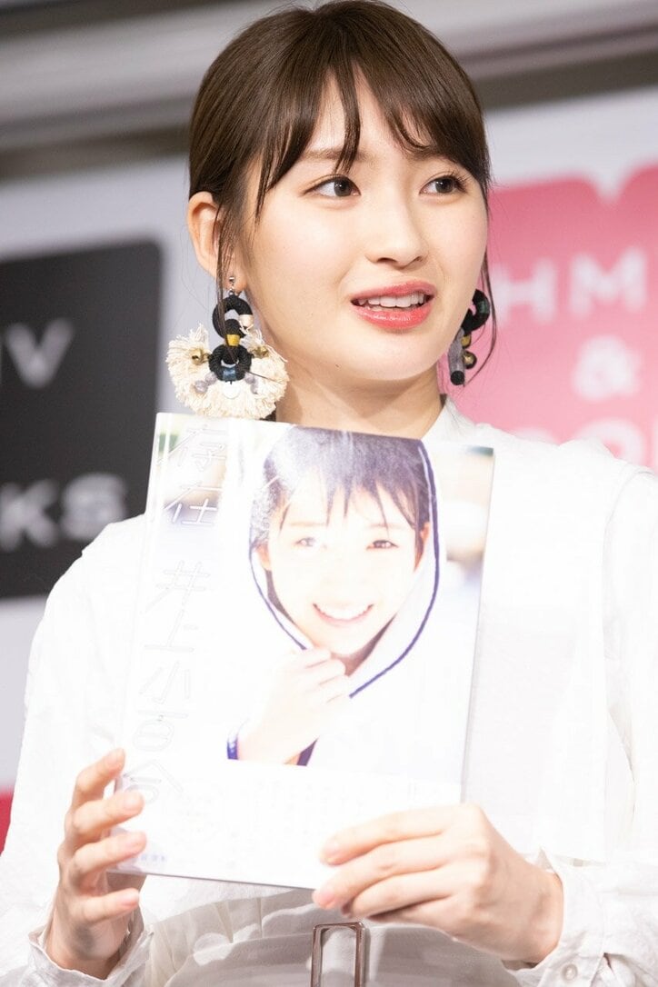 ”隅々まで感謝の１冊”乃木坂46井上小百合が写真集『存在』のお渡し会開催
