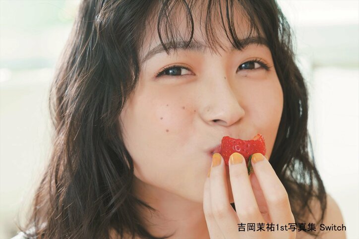 声優ユニット“ Wake Up, Girls！” センター『吉岡茉祐 1st 写真集 Switch』発売