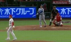 ショックでかい… 大谷翔平、変態弾で“投手に異変”「どこ行くんだよ！」被弾した瞬間に動きがおかしくなる「可哀想すぎる」