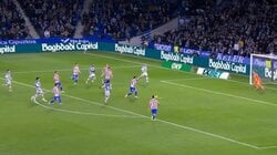 「それ止められるんか？」久保建英、コースを狙った完璧ショット炸裂も「人外」「体伸びたんじゃね」名手オブラクの超反応セーブに阻まれファン衝撃