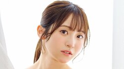 “美人すぎるアイドルマネージャー”かとゆり、“最後の”デジタル写真集から厳選カットを『FLASH』掲載
