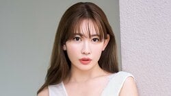 小嶋陽菜、“圧倒的マドンナ感”あふれるプレミアムグラビア 『月刊ヤングマガジン』表紙・巻頭