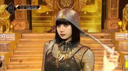 BLACKPINK・リサ『KINGDOM』に降臨！iKONとのコラボパフォーマンスに全員鳥肌「すごいオーラ！」