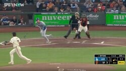 大谷翔平、第何形態に突入した…！？ もはや人間じゃない… ヤバすぎる驚愕スピード　ボテボテの内野ゴロ→タイムリー安打にする瞬間「モーターついてる」「違和感は？」