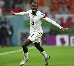 アメリカ代表、“リベリアの怪人”ジョージ・ウェアの息子ティモシーが大仕事！ウェールズから先制弾を奪取