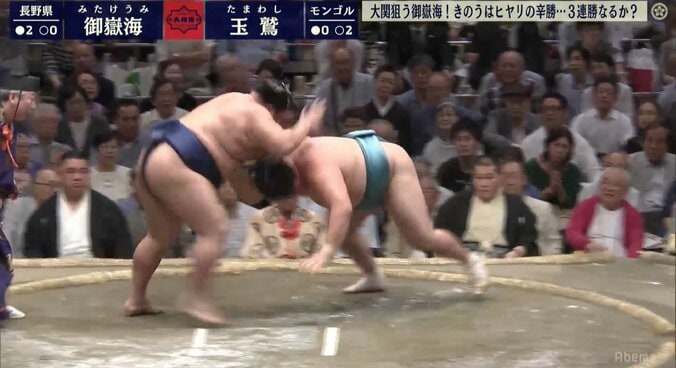 御嶽海ヒヤリ！　危機一髪の首投げ＆「薄氷」の取り直しで玉鷲を下し3連勝 2枚目