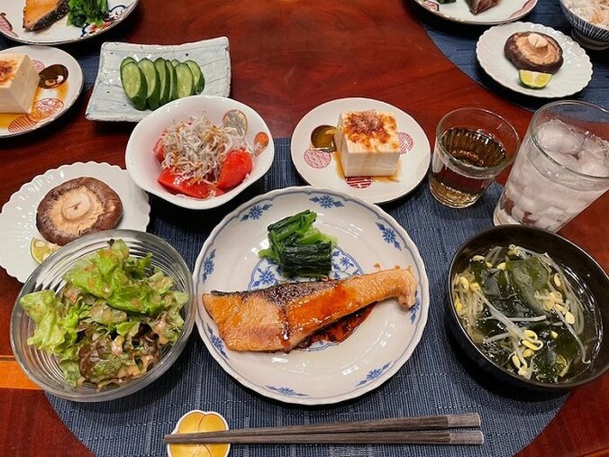 花田虎上、小料理屋のような夕食の献立を紹介「健康的」「最高」の声 1枚目