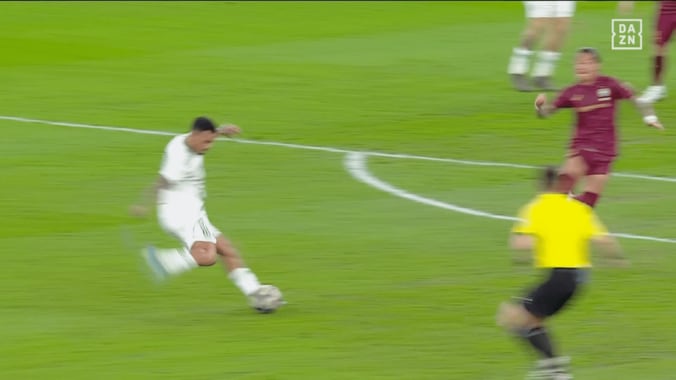 「悪夢級」神戸が“25m無回転スーパーシュート”で驚愕失点…アル・アハリFWに「Jリーグキラー」「またガレーノかよ」の声【ACLE】 4枚目