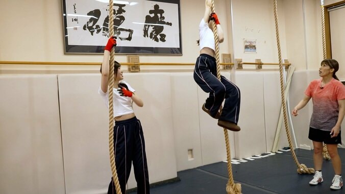 【ME:I】TSUZUMIが“ロープ登り”で意外な身体能力を発揮 吉田沙保里も仰天「えー！すごい！」 5枚目