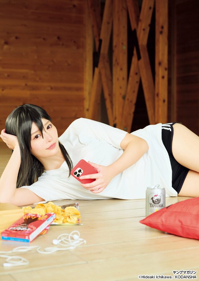 特別巻頭コラボグラビア：『妹は知っている』×高鶴桃羽［君と見るそら］