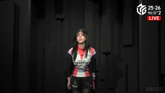 高宮まり、ストレートヘアと抜群スタイルが大注目