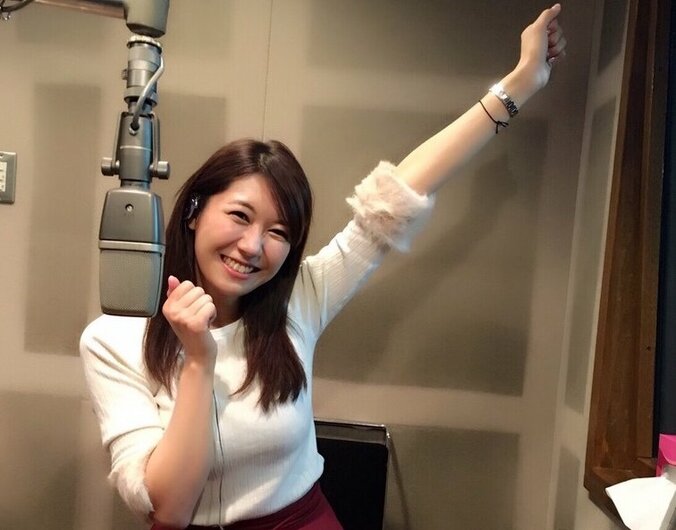 コスプレ気象予報士・穂川果音のお正月にB'z聴くならこれを聴け 1枚目