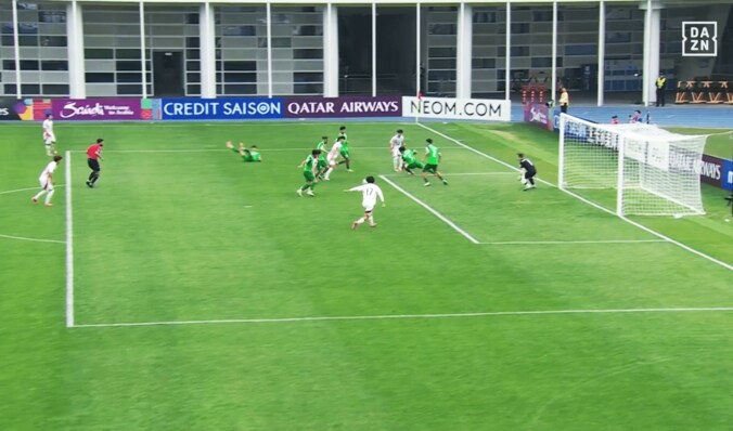 「激アツすぎる」ラッキーボーイが窮地の日本代表を救った！ 石井久継が“絶品パス”で高岡伶颯の同点弾をアシスト「またゴールに絡んでる！」【U20アジアカップ】 2枚目