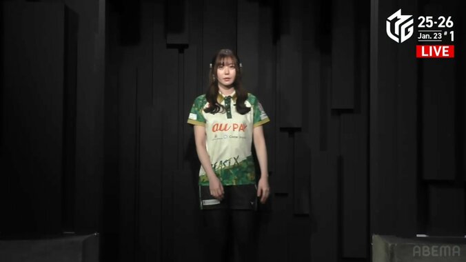 美女雀士・東城の色白でほっそりした腕