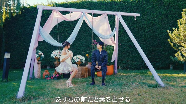 【写真・画像】「下乳が…」「ほぼ裸」極上ボディを持つ美女の水着姿に男性陣が興奮トーク!メガネ姿も美しい 2枚目