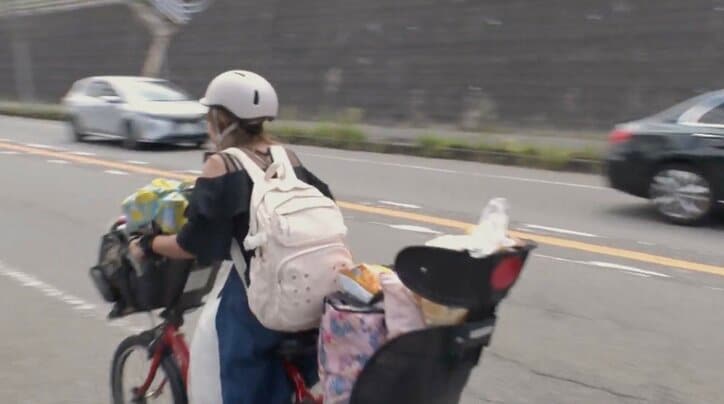 【写真・画像】「月の食費は20万円」“1男8女の大家族”37歳シンママ美女、激安スーパーでの15キロ分の爆買い「すごい量!業者!」「ママチャリでどうやって持って帰るの!?」驚きの声 3枚目