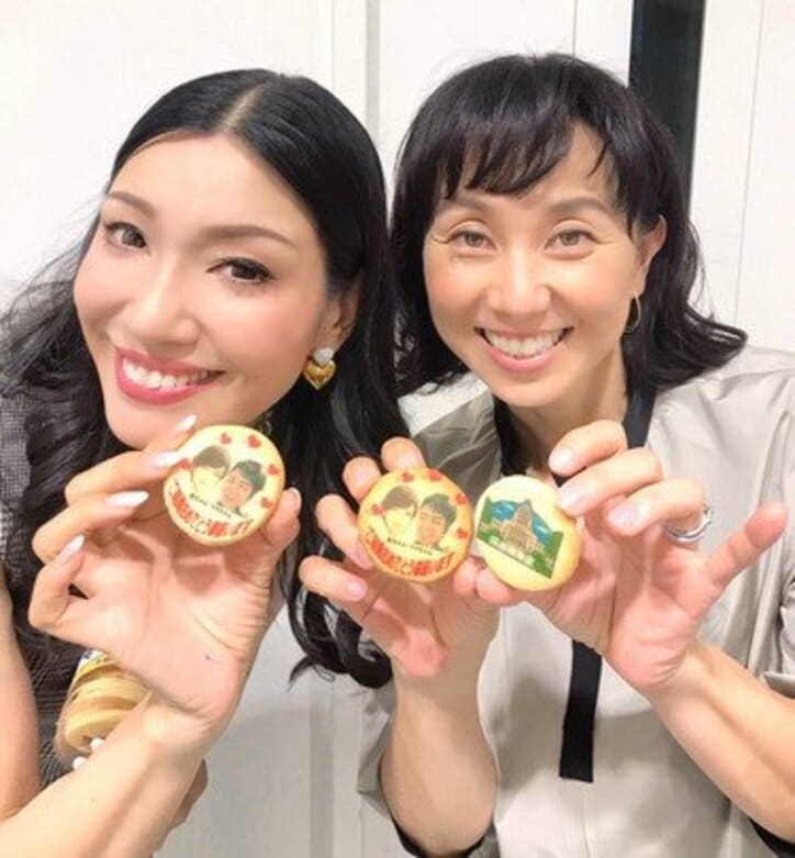 東尾理子、滝川クリステル夫婦のクッキーを公開「クリス、結婚おめでとう」