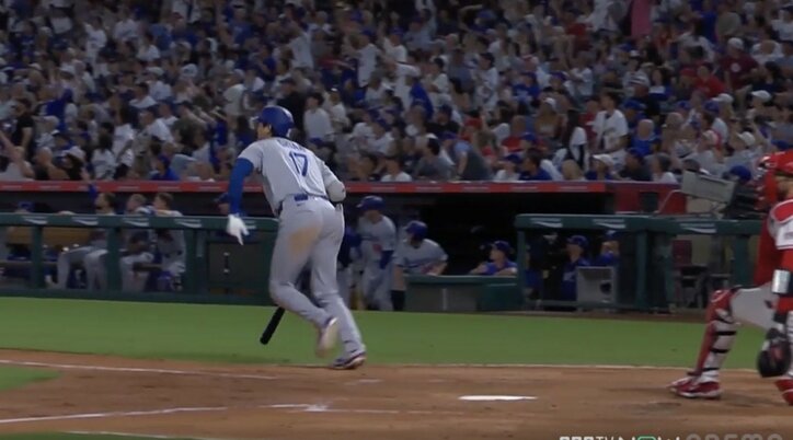 【写真・画像】投手イラついてる？ 大谷翔平、変態弾で“まさかの光景”「なんだよそれって感じ」メンタルが心配になる“衝撃アーチ”「普通は飛ばない」　1枚目