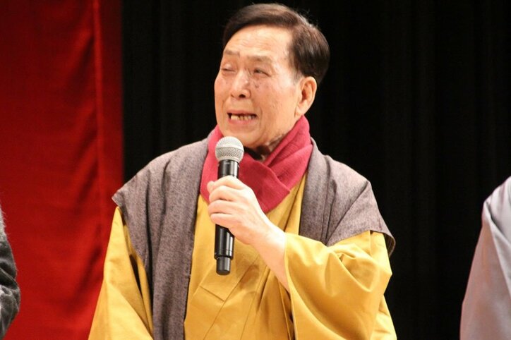 ドランク塚地、舞台挨拶で財布紛失を嘆く「青の長財布なんです」