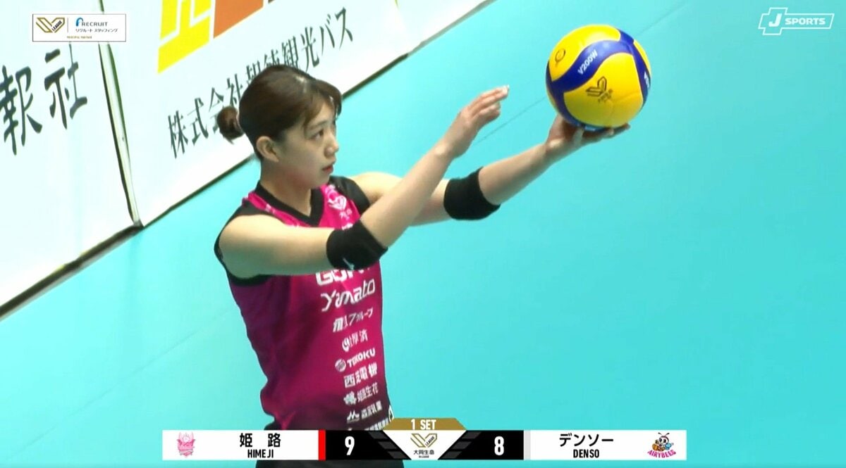 まるで可愛くない… 「かわいいだけじゃ」で人気の女子バレー選手、無