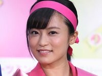小島瑠璃子、板野友美&永尾まりやから誕生日祝福される「美女だらけ！」