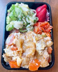 みきママ『肉じゃが→親子丼風弁当です!!』