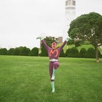 関口メンディー、悪役コスチュームで飛び回る姿に「いつも元気くれてありがとう」