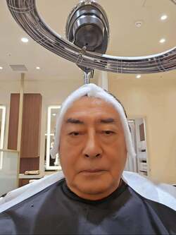 高橋英樹、美容室での自撮りを公開し反響「イケメンです」「桃太郎侍に見えました」
