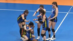 女子バレー、決めた本人が驚いて崩れ落ちた超絶サーブ 仲間駆け寄る歓喜の瞬間