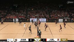 男子バレーで衝撃の「後傾」スパイク！ 驚異の身体能力にアリーナ驚愕