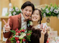 その確率わずか1％︕お互い初恋の相⼿と14年後に運命の再会→結婚！サプライズプロポーズや当時の交換日記も公開