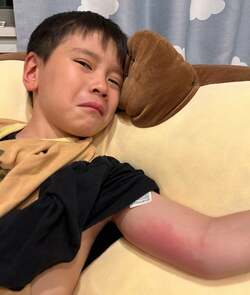  ココリコ・遠藤の妻、予防接種の副反応が出て大変な次男の症状「可哀想」「辛い」の声 