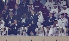 「袖、まくってるで」本田圭佑、フランス大統領のいで立ちにひと言！【W杯決勝】