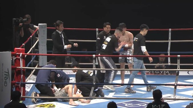 しばらく立ち上がれない石川