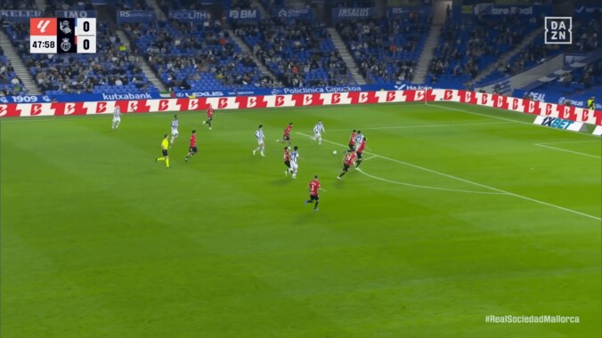 大熱狂！久保建英、“絶妙ダイレクトパス”で決勝点演出「スルーパスえぐすぎる」「綺麗に崩した」ソシエダに今季初勝利をもたらす 4枚目