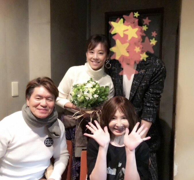 高橋真麻、入籍日の夜にヒロミ＆YOUから祝福される「お祝いして頂いておりました」 1枚目