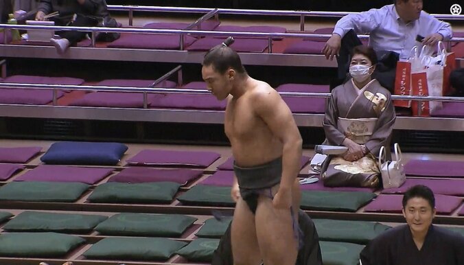 雷道の鍛え抜かれた胸筋