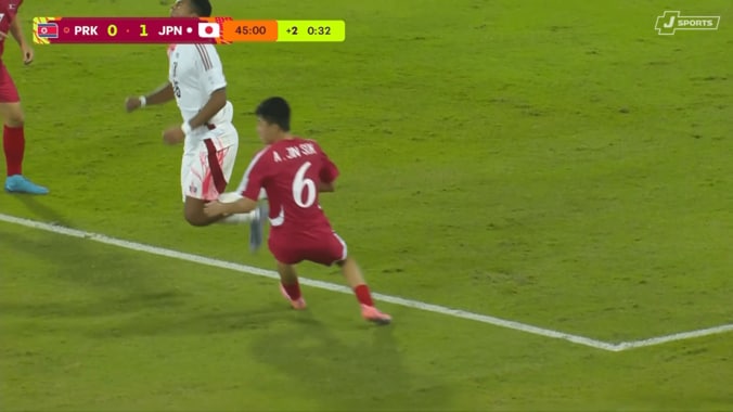 北朝鮮MFに軸足を踏まれる…16歳日本代表DF、危険タックル被害で絶叫「完全にアフター」「大丈夫か？」ファンは怒り＆心配【U-17W杯】 5枚目