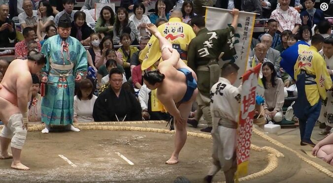 「もうちょっと止めろ」話題の超美しい四股の“所作”は本場所仕様？ 荒磯親方「逆なんですよね」館内喝采の光景に意外な秘話 2枚目