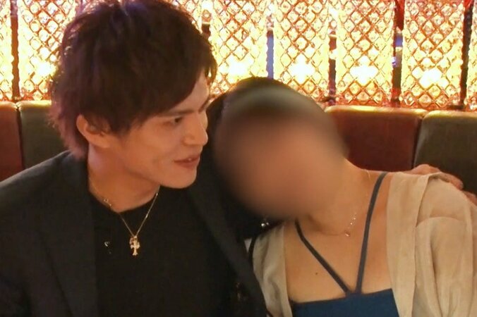 「おっぱい何カップ？」歌舞伎町ホストになった山本裕典、酔って顎クイ＆超密着の大胆接客 1枚目