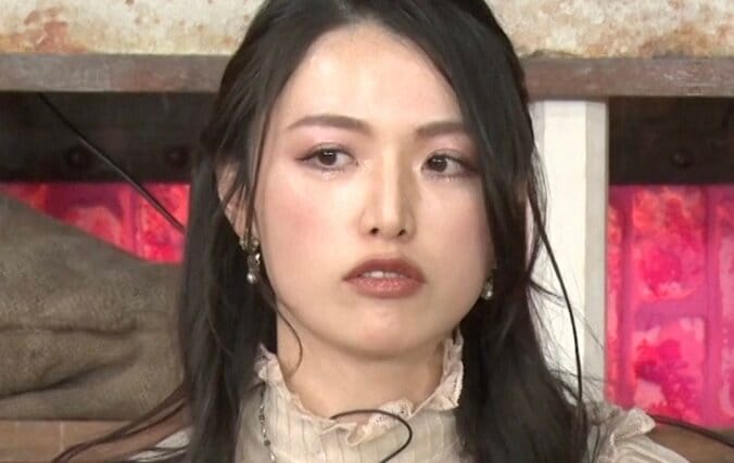 【写真・画像】洋館で暮らす美女、11LDKの自宅豪邸を公開「すごい！」ゴージャスすぎる内装＆家具に驚愕の声　1枚目