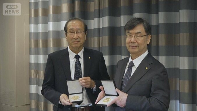ノーベル賞の喜び　坂口氏「緊張感あった」北川氏「メダル落とさないように」 1枚目