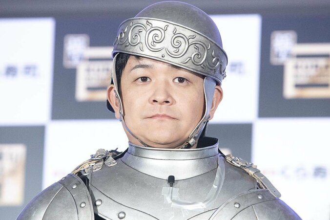 千鳥ノブ、高齢の父にシニアカーをプレゼント　「犬の餌を与える移動に使う」と嘆く 1枚目