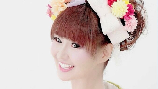 【写真・画像】借金最大12億円 “ミスコン荒らし”57歳女性芸人の現在の姿に反響「おキレイ」「お若い」　1枚目