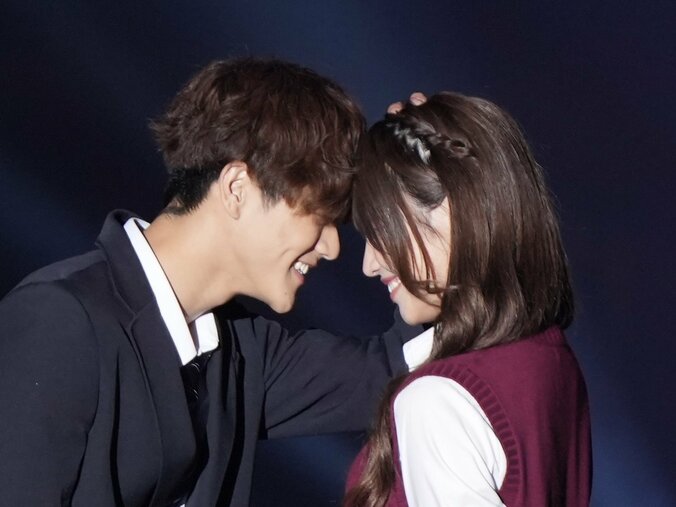 【写真・画像】『今日好き』最新カップルに大歓声！メガン（夏川メガン）＆そうま（阿部創馬）はステージの先端で可愛らしくハグ！　2枚目