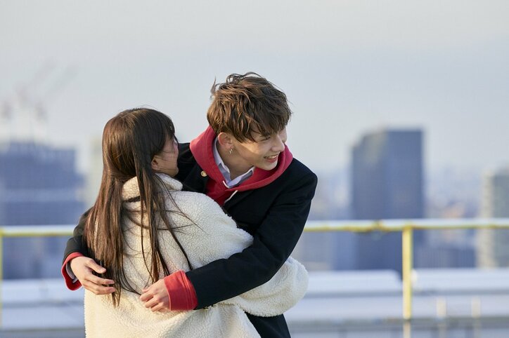 三角関係がついに決着…とらいが選んだのはヒナ!何度もハグを交わし喜び爆発『恋ステ 2021冬 Tokyo』最終回